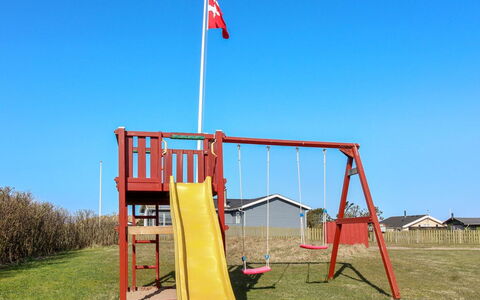 Fiene - 300M from the Sea: Zona Residenziale, Tetto, Sobborgo, Driveway, Estate, Camino