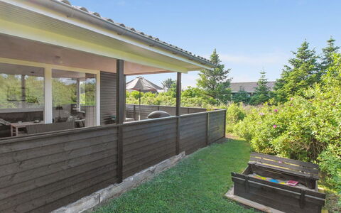 Demus - 900M from the Sea: Casa, Portico, Shade, Raccordo, Giardino, Villetta, Deck, Recinzione, Cortile, Landscaping