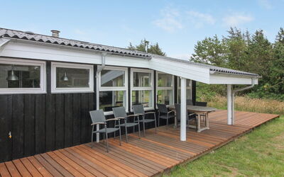 Nienke - 700M from the Sea