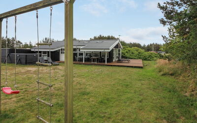 Nienke - 700M from the Sea