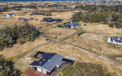 Nienke - 700M from the Sea