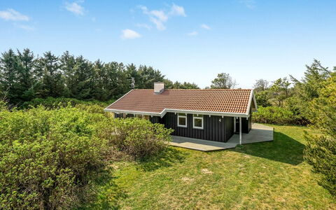 Ømod - 300M from the Sea: Legna, Villetta, Latifoglie, Plank, Color Legno, Edifici Giardino, Design, Cortile, Log Cabin, Backyard
