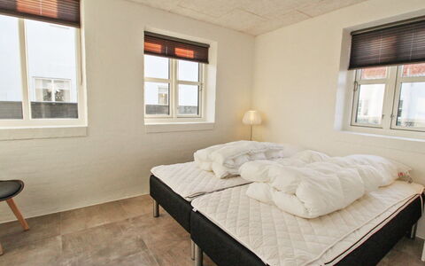 Halldis - 600M from the Sea: Pavimento, Camera Da Letto, Letto, Pavimentazione, Parete, Legna, Interior Design, Mobilia, Lenzuolo, Bedding