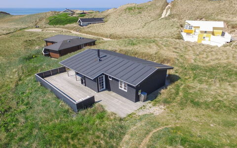 Adelita - 100M from the Sea: Zona Residenziale, Tetto, Sobborgo, Driveway, Estate, Camino
