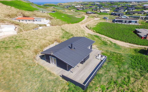 Adelita - 100M from the Sea: Zona Residenziale, Tetto, Sobborgo, Driveway, Estate, Camino