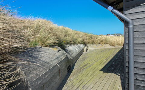 Adelita - 100M from the Sea: Zona Residenziale, Tetto, Sobborgo, Driveway, Estate, Camino
