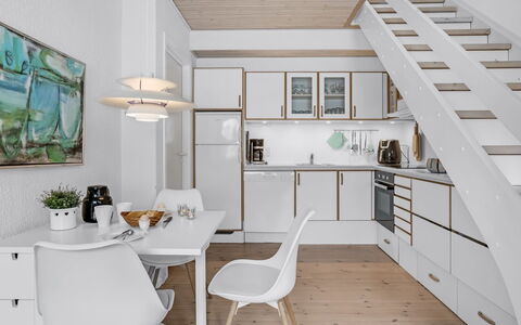 Radica - 50M from the Sea: Interior Design, Pavimentazione, Mobilia, Cucina, Legna, Soffitto, Pavimento, Lampada, Pavimento In Legno, Illuminazione