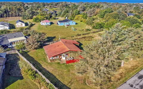 Greet - 700M from the Sea: Tetto, Casa, Casa, Villetta, Raccordo, Estate, Driveway, Edifici Giardino, Cortile, Capannone