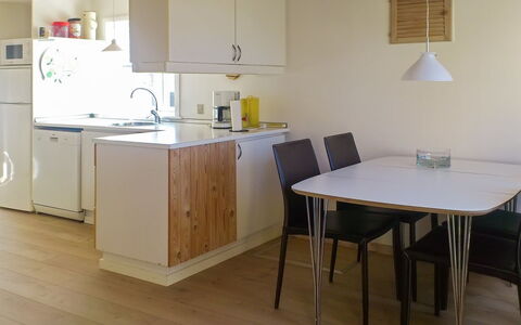 Armi - 75M from the Sea: Tetto, Casa, Casa, Villetta, Raccordo, Estate, Driveway, Edifici Giardino, Cortile, Capannone