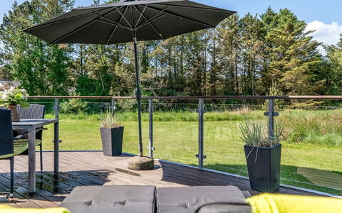 Brunetta - 800M from the Sea: Mobili Da Esterno, Mobilia, Tavolo Esterno, Sedia, Pavimento In Legno, Deck, Latifoglie, Terrazza, Ombrello, Giardino