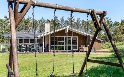 Brunetta - 800M from the Sea: Legna, Attrezzatura Giochi All'Aperto, Ricreazione, Swing, Shade, Tempo Libero, Parco, Giardino, Prato, Terreno Di Gioco