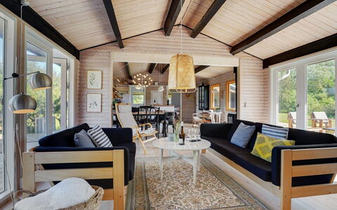 Skogh - 600M from the Sea: Casa, Casa, Porta, Tetto, Villetta, Estate, Giardino, Shade, Raccordo, Cortile