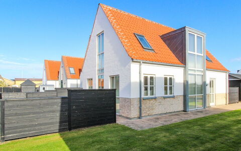 Gisken - 600M from the Sea: Tetto, Casa, Zona Residenziale, Casa, Estate, Villetta, Design