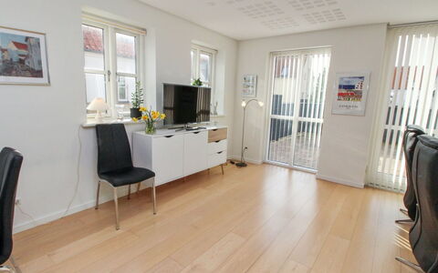 Gisken - 600M from the Sea: Tetto, Casa, Zona Residenziale, Casa, Estate, Villetta, Design