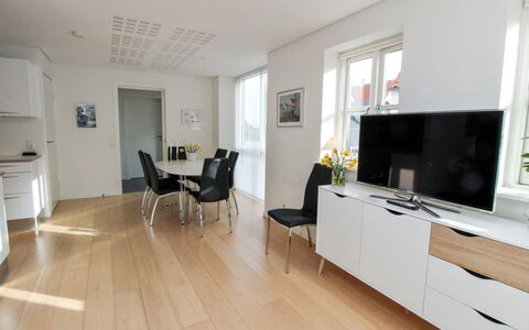Gisken - 600M from the Sea: Tetto, Casa, Zona Residenziale, Casa, Estate, Villetta, Design