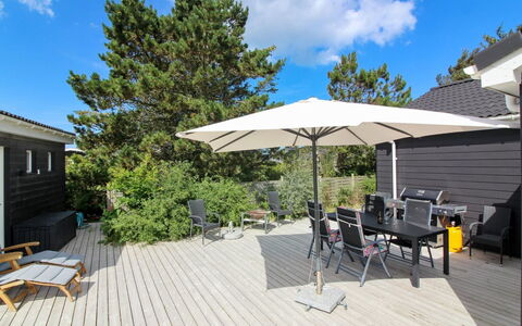 Annina - 500M from the Sea: Tetto, Casa, Casa, Villetta, Raccordo, Estate, Driveway, Edifici Giardino, Cortile, Capannone