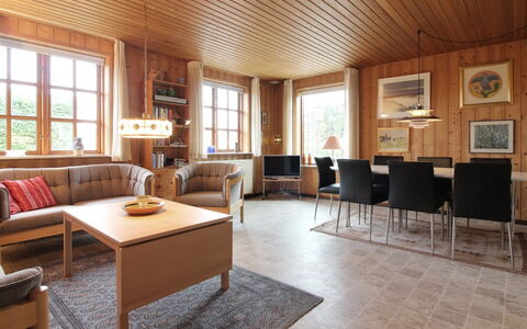 Ehmi - 500M from the Sea: Mobilia, Interior Design, Legna, Pavimentazione, Soffitto, Pavimento, Camera, Soggiorno, Casa, Tavolo
