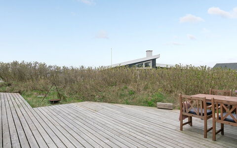Mylius - 100M from the Sea: Zona Residenziale, Tetto, Sobborgo, Driveway, Estate, Camino