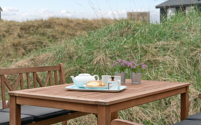Mylius - 100M from the Sea