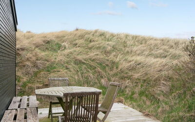 Mylius - 100M from the Sea