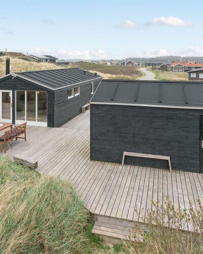 Mylius - 100M from the Sea