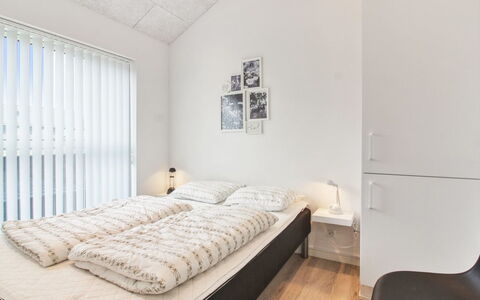Edgar - 1.5Km from the Sea: Interior Design, Letto, Camera Da Letto, Soffitto, Pavimento, Camera, Mobilia, Pavimentazione, Appartamento, Bedding