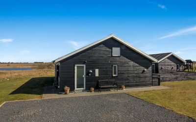 Edgar - 1.5Km from the Sea
