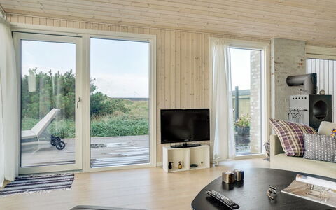 Marino - 480M from the Sea: Legna, Pavimentazione, Pavimento, Pavimento In Legno, Interior Design, Soffitto, Casa, Soggiorno, Camera, Latifoglie
