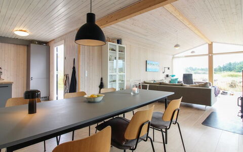 Marino - 480M from the Sea: Legna, Mobilia, Cucina & Sala Da Pranzo Tavolo, Soffitto, Casa, Tavolo, Sedia, Lampada, Sala Da Pranzo, Latifoglie