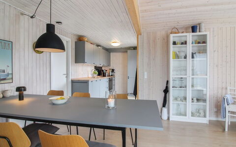 Marino - 480M from the Sea: Mobilia, Interior Design, Pavimentazione, Legna, Soffitto, Cucina & Sala Da Pranzo Tavolo, Pavimento, Lampada, Sala Da Pranzo, Tavolo
