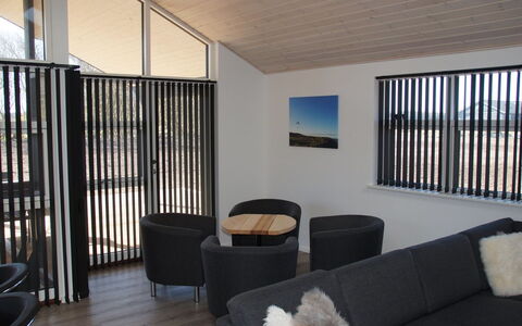 Amitola - 700M from the Sea: Legna, Interior Design, Soffitto, Pavimento, Pavimentazione, Mobilia, Casa, Camera, Soggiorno, Appartamento