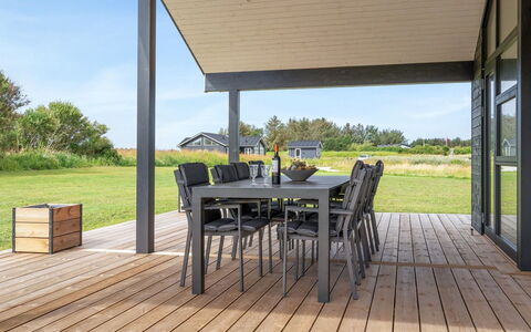 Amitola - 700M from the Sea: Legna, Deck, Latifoglie, Shade, Materiale Composito, Portico, Plank, Color Legno, Mobili Da Esterno, Struttura Esterna