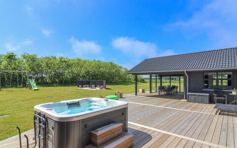 Amitola - 700M from the Sea: Deck, Latifoglie, Shade, Design, Eco Hotel, Ricorrere, Edifici Giardino, Piscina, Plank