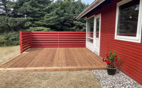 Jule - 600M from the Sea: Legna, Color Legno, Latifoglie, Plank, Deck, Giardino, Raccordo, Cortile, Backyard, Prato