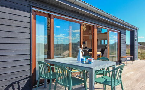 Tuire - 250M from the Sea: Legna, Latifoglie, Plank, Color Legno, Sedia, Mobili Da Esterno, Pavimento In Legno, Deck, Raccordo, Bicchiere