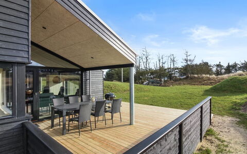 Vanamo - 300M from the Sea: Legna, Casa, Portico, Deck, Latifoglie, Tetto, Color Legno, Pavimento In Legno, Eco Hotel
