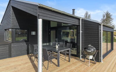 Vanamo - 300M from the Sea