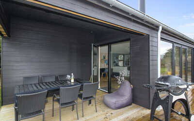 Tatania - 800M from the Sea