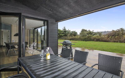 Tatania - 800M from the Sea