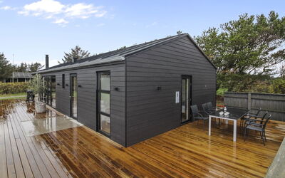 Tatania - 800M from the Sea