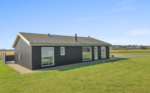 Siger - 1.6Km from the Sea: Legna, Casa, Portico, Deck, Latifoglie, Tetto, Color Legno, Pavimento In Legno, Eco Hotel