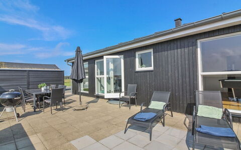 Siger - 1.6Km from the Sea: Legna, Casa, Portico, Deck, Latifoglie, Tetto, Color Legno, Pavimento In Legno, Eco Hotel