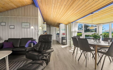 Engelbrecht - 400M from the Sea: Interior Design, Pavimentazione, Legna, Soffitto, Pavimento, Mobilia, Pavimento In Legno, Divano, Soggiorno, Camera
