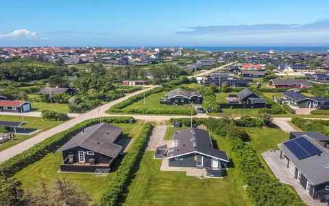Engelbrecht - 400M from the Sea: Casa, Casa, Porta, Tetto, Villetta, Estate, Giardino, Shade, Raccordo, Cortile