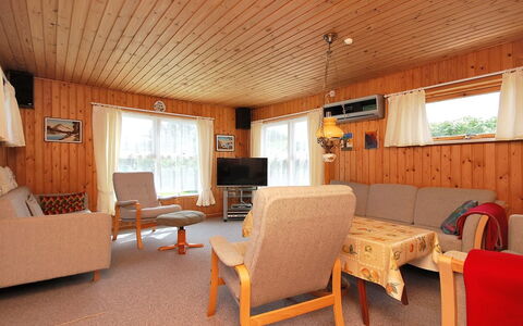 Nore - 350M from the Sea: Legna, Casa, Villetta, Casa, Tetto, Area Rurale, Raccordo, Log Cabin, Edifici Giardino, Latifoglie