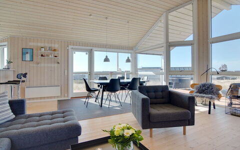Ulf - 100M from the Sea: Legna, Soffitto, Interior Design, Pavimento, Pavimentazione, Casa, Pavimento In Legno, Appartamento, Soggiorno, Latifoglie