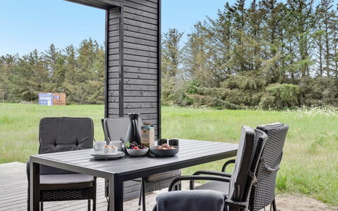 Arlina - 1.5Km from the Sea: Legna, Casa, Portico, Deck, Latifoglie, Tetto, Color Legno, Pavimento In Legno, Eco Hotel