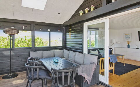 Nehat - 300M from the Sea: Legna, Pavimentazione, Mobilia, Pavimento, Pavimento In Legno, Interior Design, Soffitto, Casa, Latifoglie, Plank