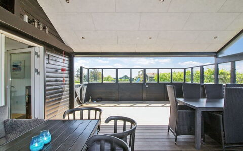 Nehat - 300M from the Sea: Mobilia, Pavimentazione, Pavimento, Interior Design, Legna, Soffitto, Pavimento In Legno, Sedia, Tavolo, Illuminazione