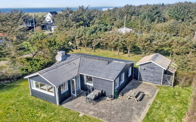 Lisabeth - 250M from the Sea
